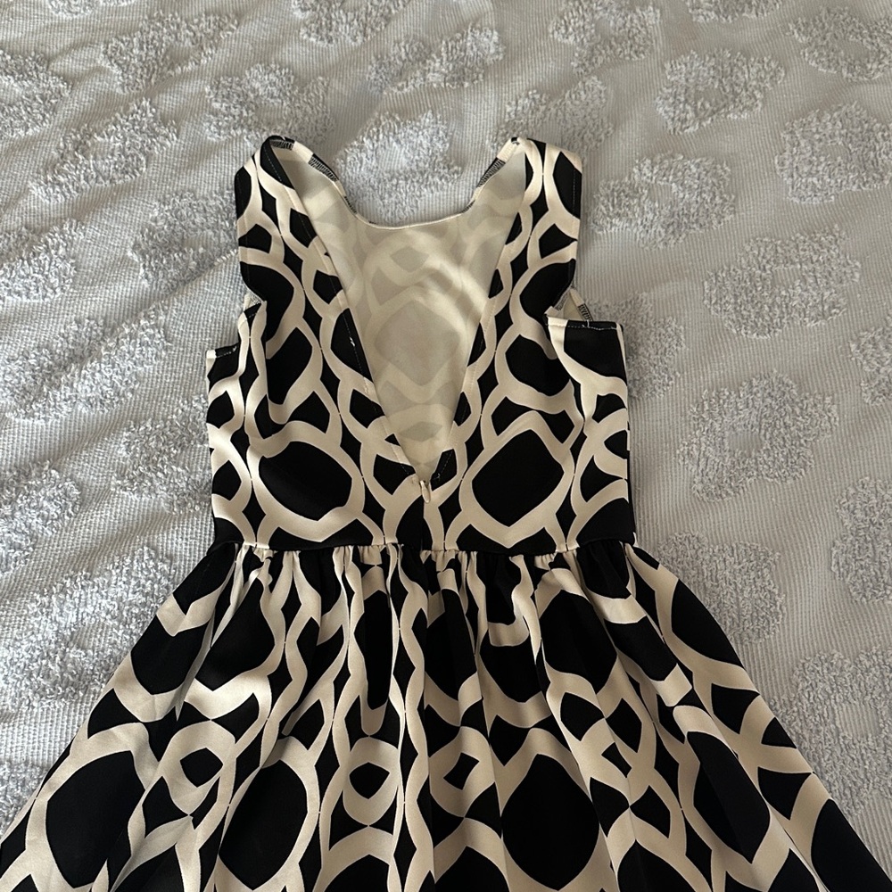 Elegant Black and Cream Patterned Dress